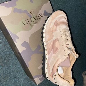 Valentino sneaks
